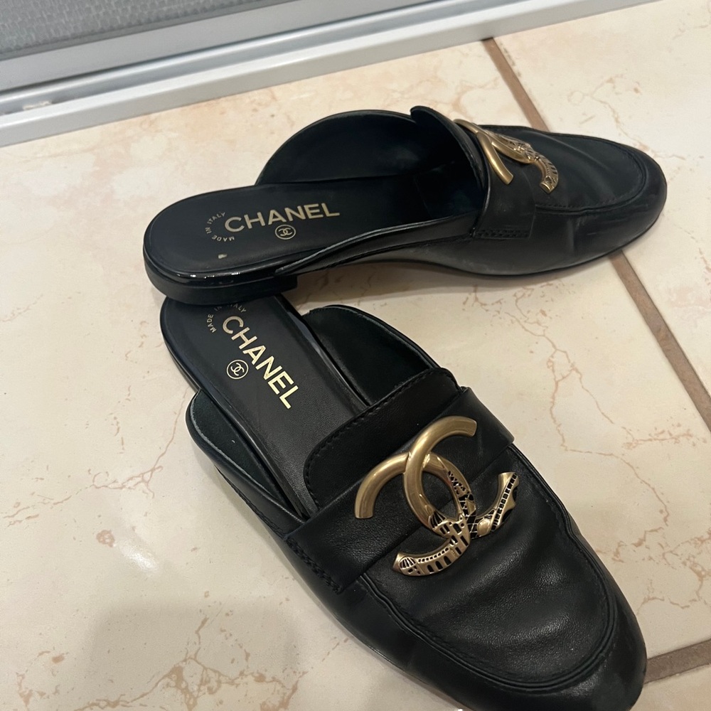 Chanel Black and Gold Women's Loafers